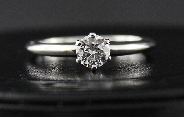 (image for) 0.39 CARATS "F" COLOUR VVS1 PLATINIUM 950 TIFFANY & CO RING